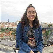 Me ofrezco para ayudar a niños o adolescentes con los deberes de asignaturas como Lengua o Inglés que son las en las que mejor me defiendo. Actualmente estoy cursando mi último año en el Grado de Lenguas modernas, cultura y comunicación. Vivo en Madrid (c